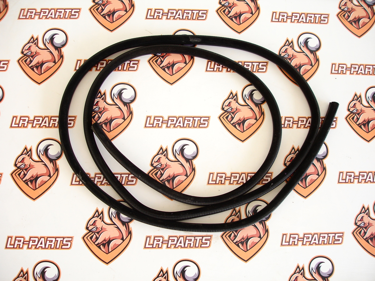LR014294 Ущільнювач дверей передньої на кузові RANGE ROVER L322 2002-2013 Б/У